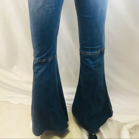 Aluna Levi flared leg, high waisted jeans - Picture 8 of 10